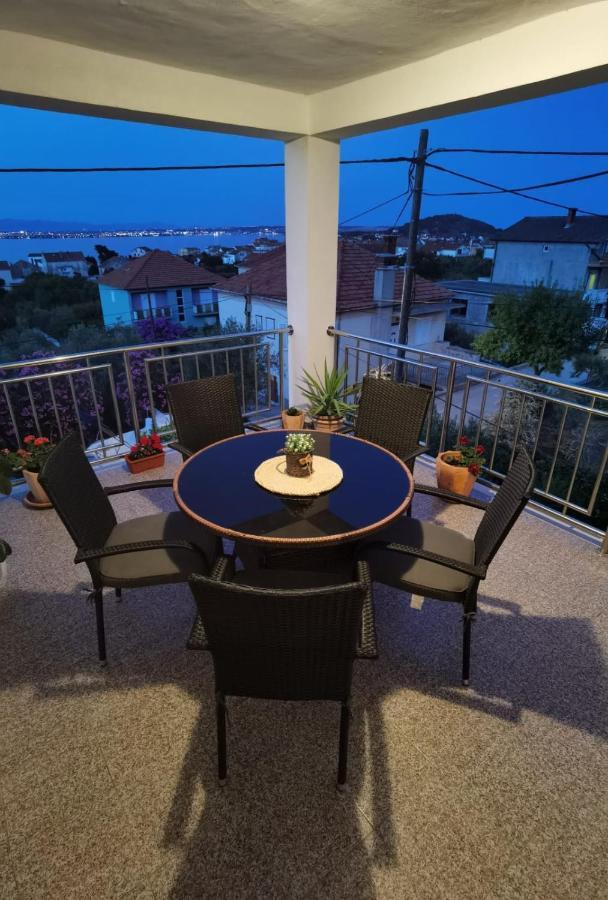 Apartman Sara Preko Exterior photo