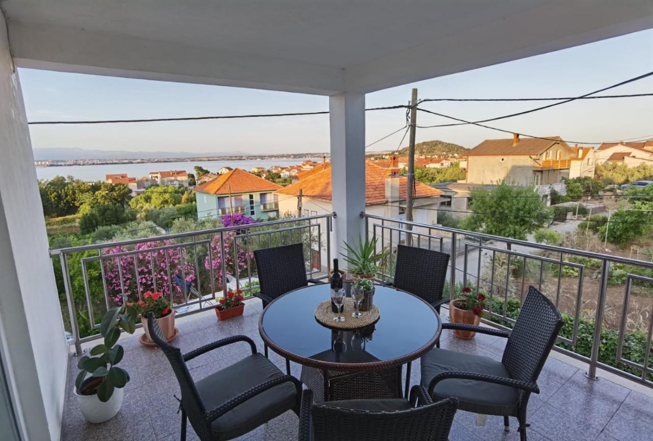 Apartman Sara Preko Exterior photo