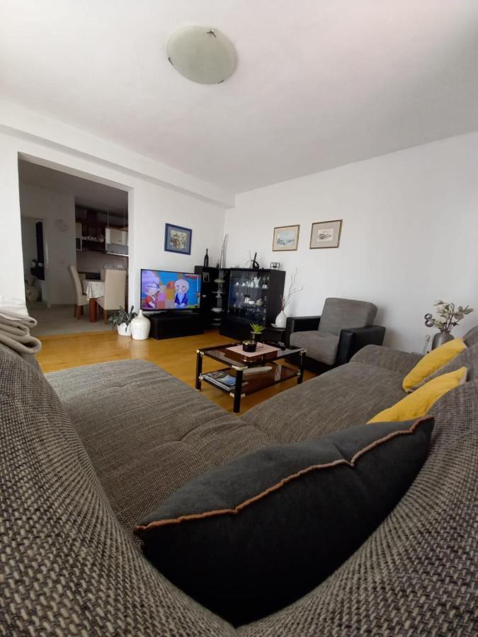 Apartman Sara Preko Exterior photo
