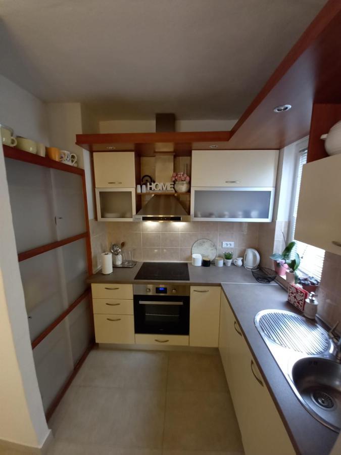 Apartman Sara Preko Exterior photo